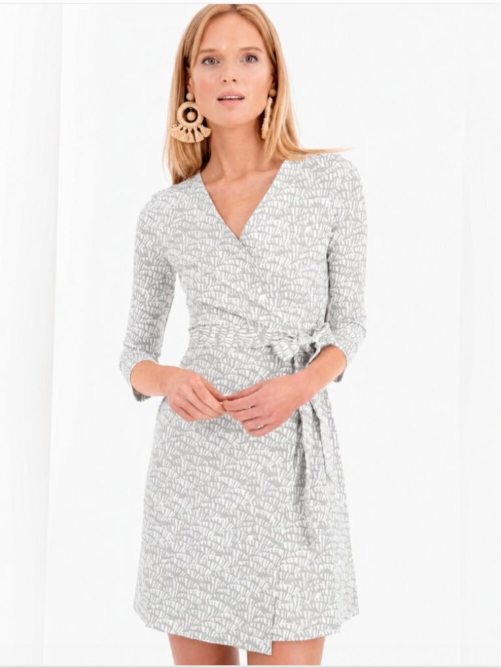 Persifor Louise Wrap Dress Gray White 3/4 Sleeves Stretchy Knit Preppy Size L